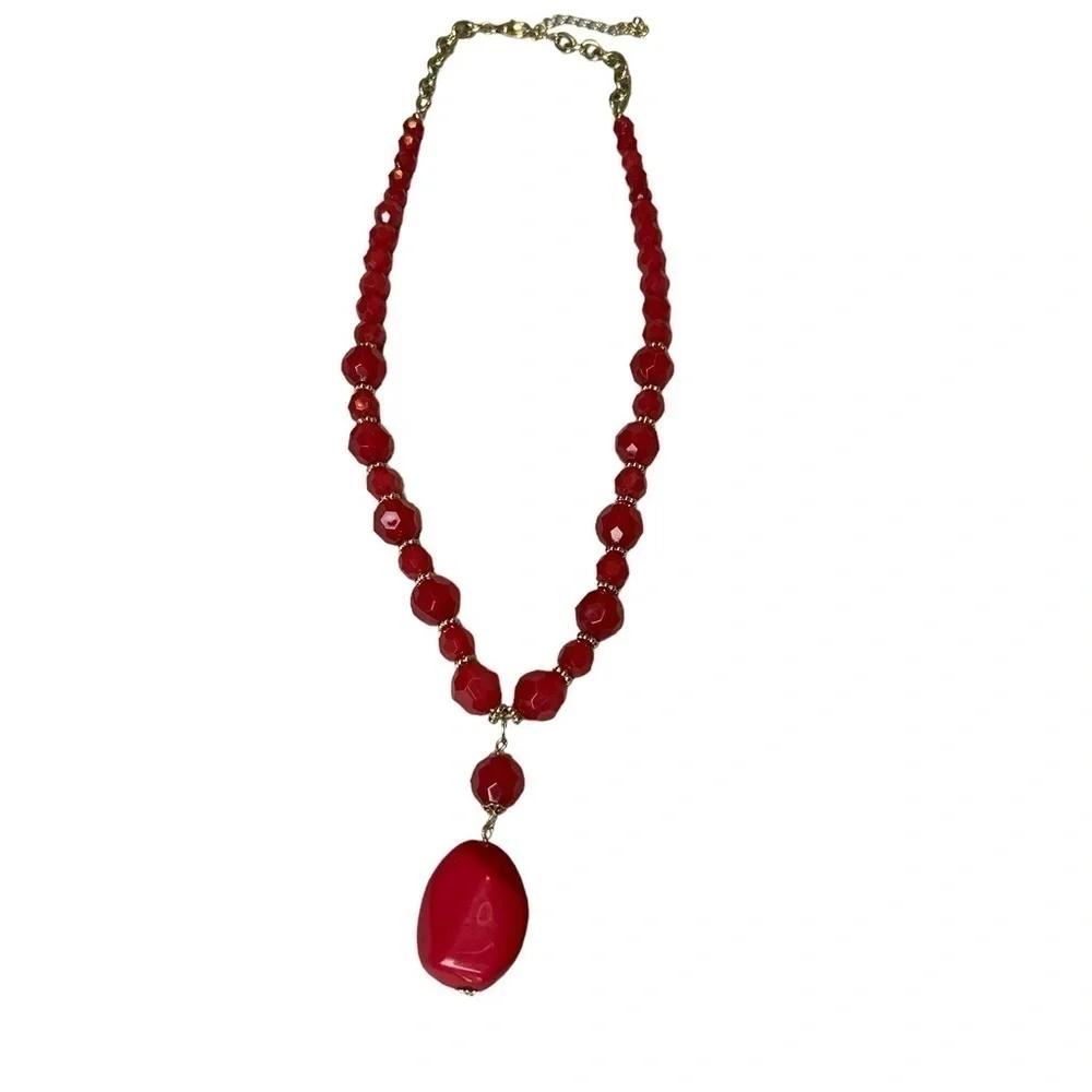 Red Acrylic Beads Faux Stone Pendant Necklace Gold Tone Accents & Chain
